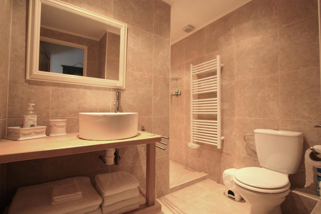 Maison De Laura Salsigne Habitación foto